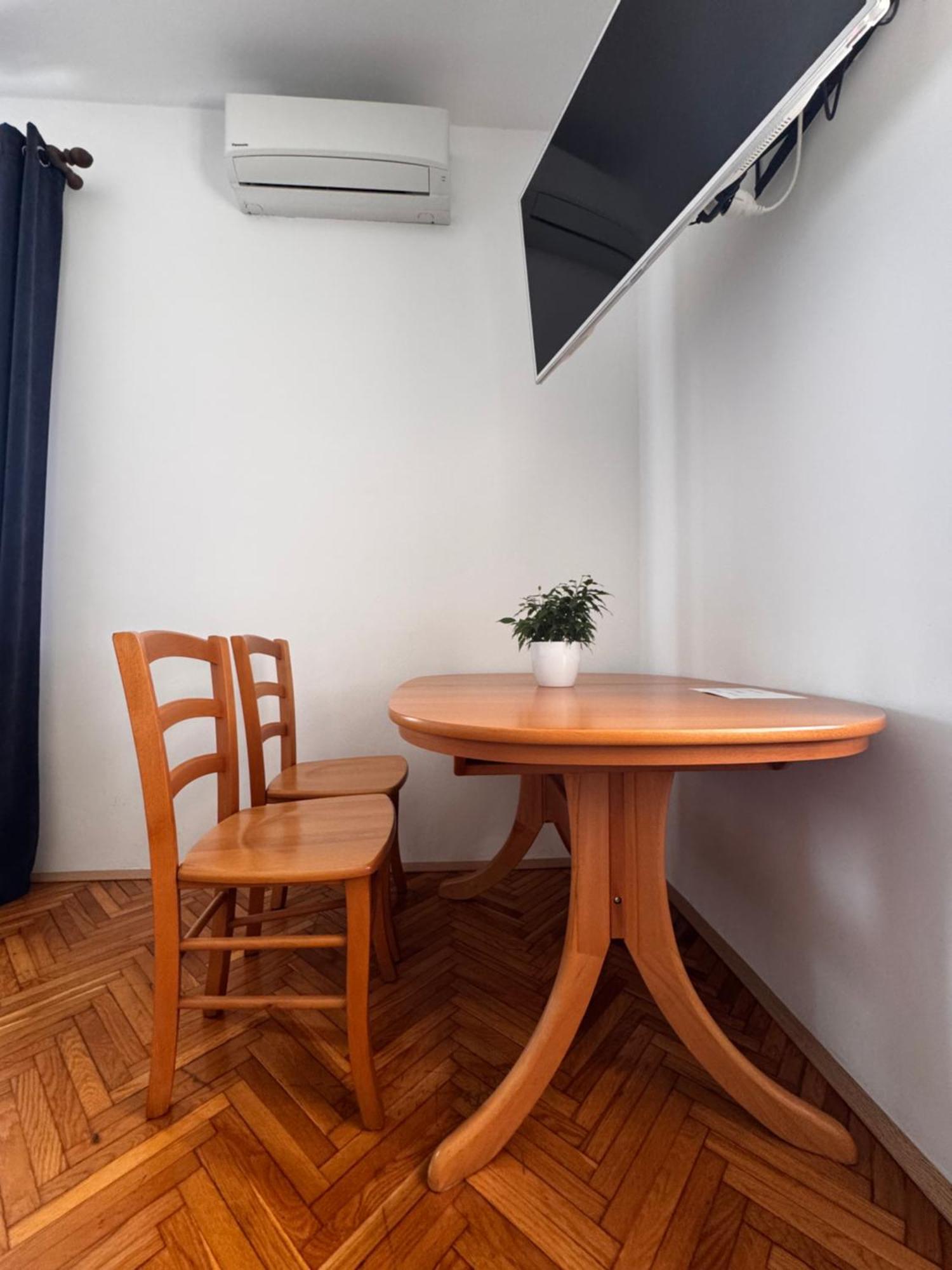 Bordon Wines, Estate With Accommodation Dekani Ngoại thất bức ảnh
